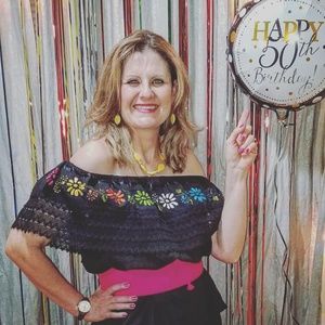 Meet your Posher, Elvia